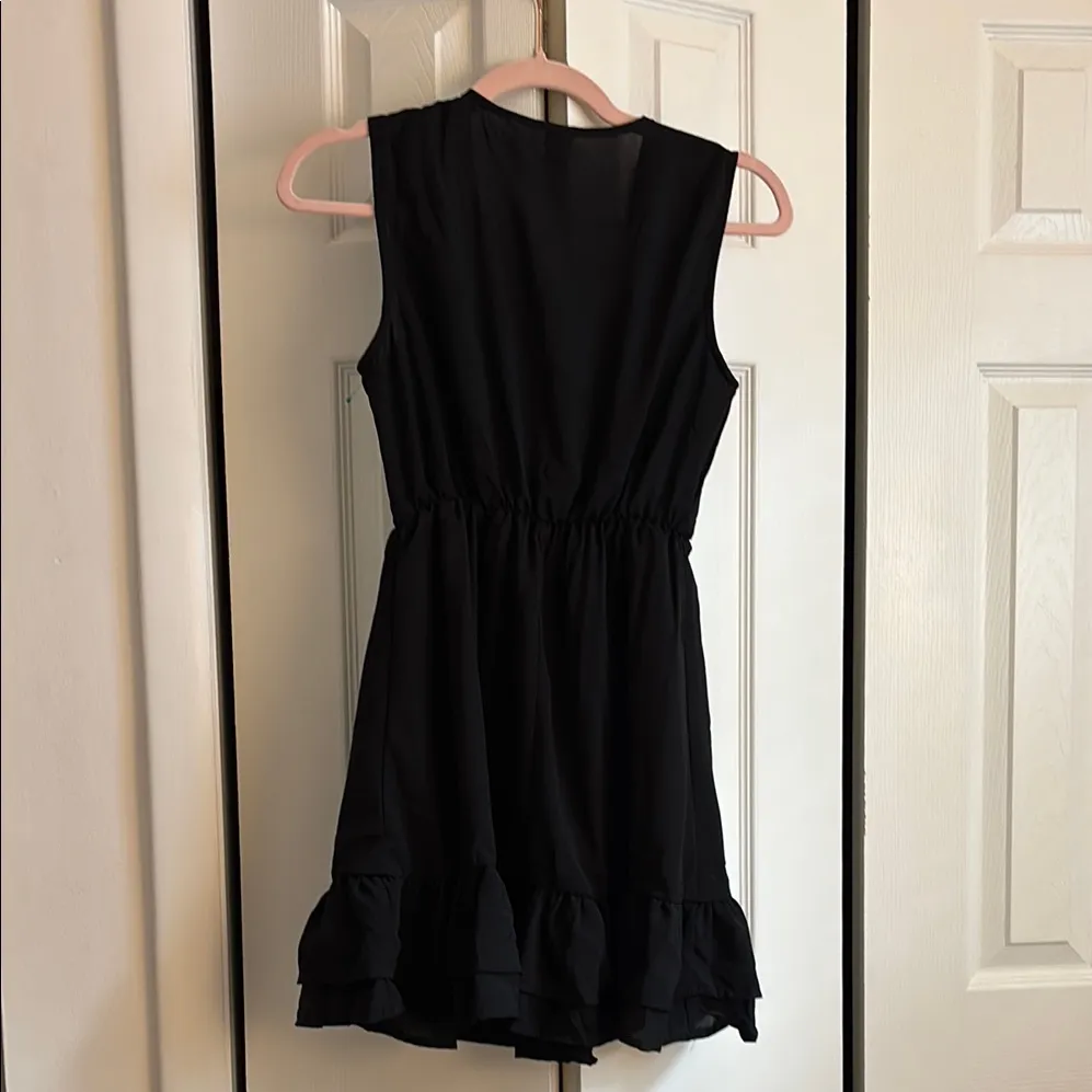 Super cute! SHEIN Black Plunge Neck Sleeveless Mini Dress - Image 5
