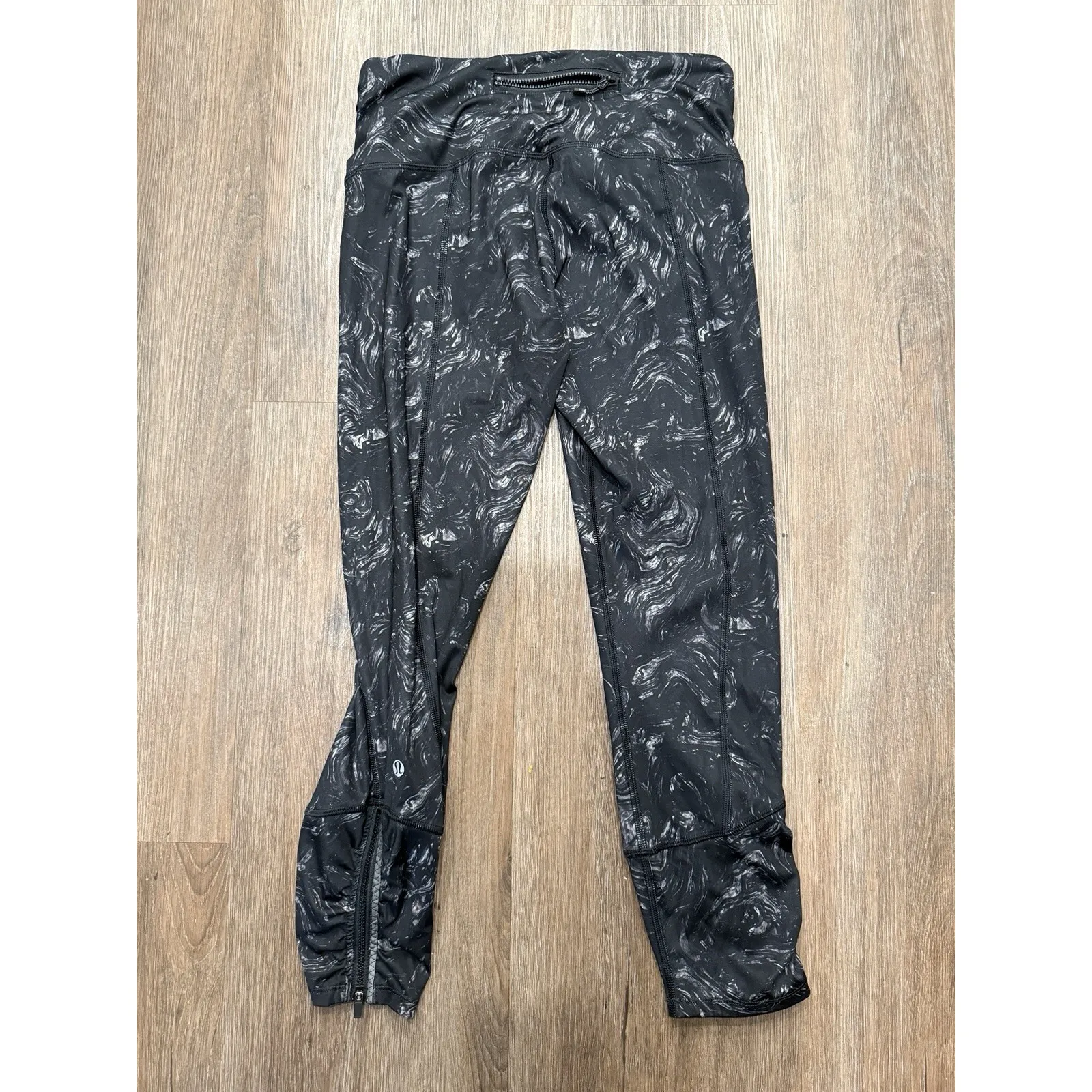 Lululemon Runday Crop *Full-On Luxtreme Arsenal Ambient Grey Black Size 6 - Image 2
