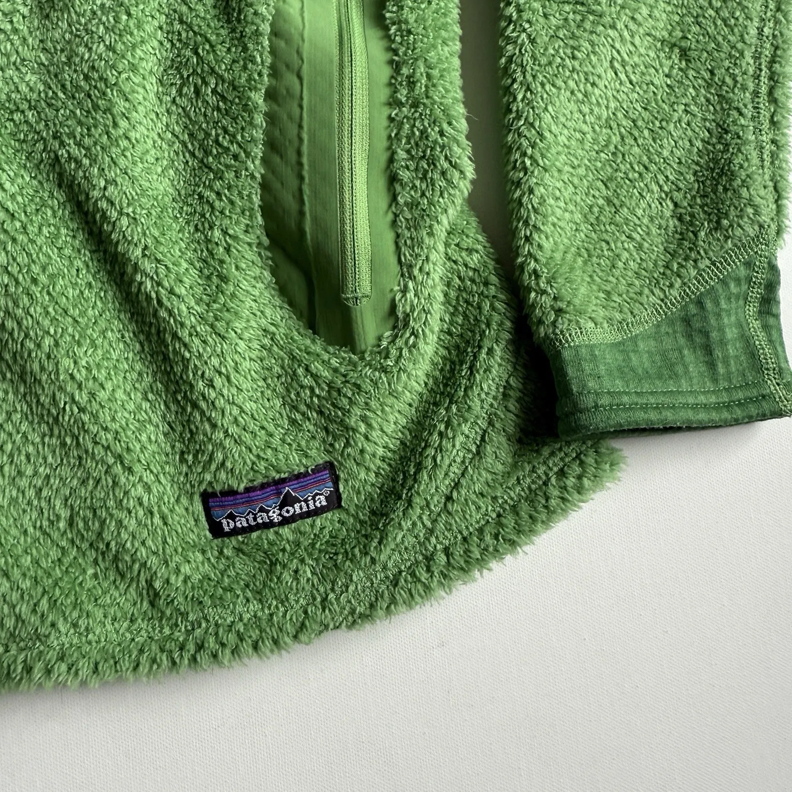Patagonia Women's R2‎ Fleece Jacket Green Full Zip Regulator Medium Gorpcore - Image 2