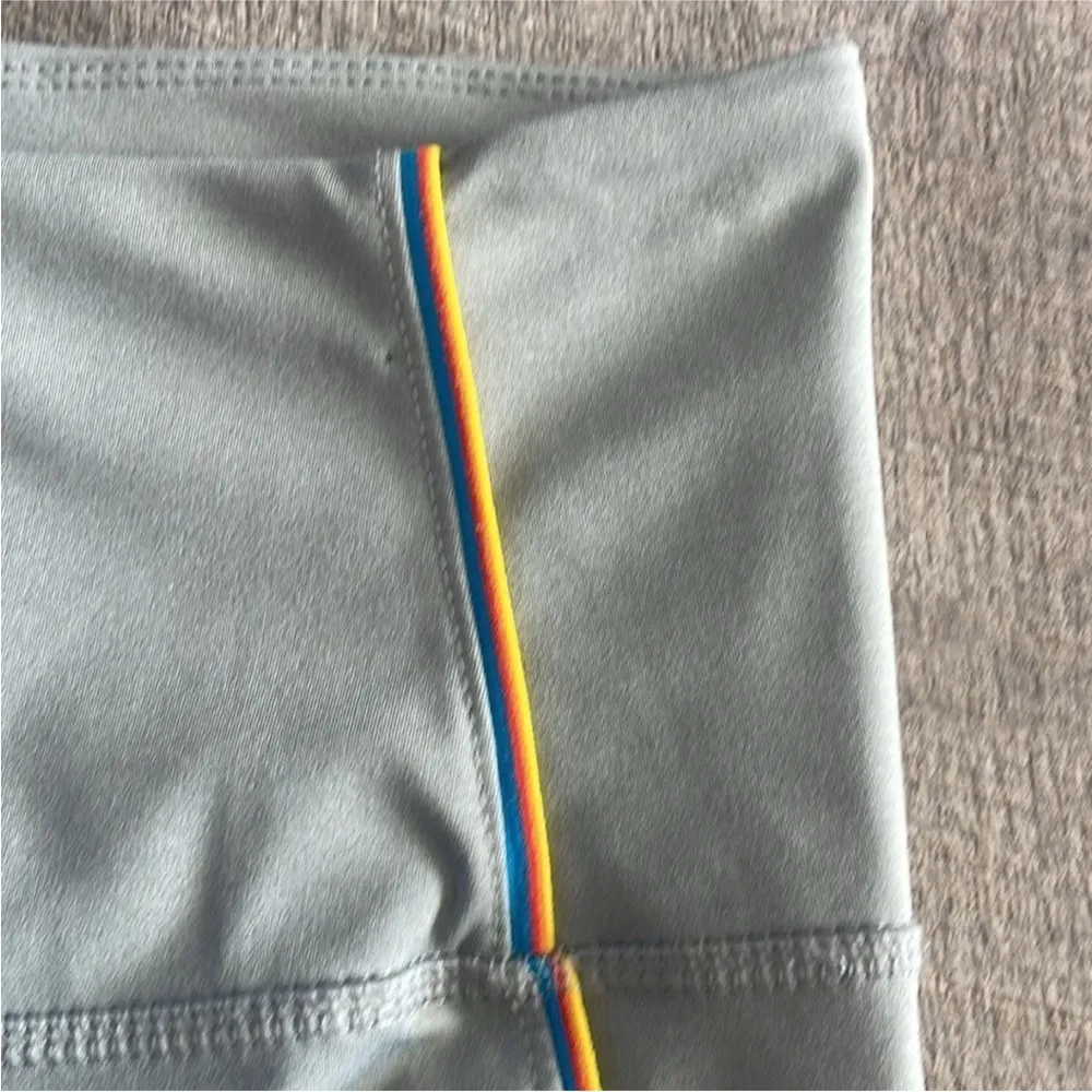 Nike Yoga Dri-Fit Size Small Grey 7/8 Training High-Rise Leggings. - Image 4