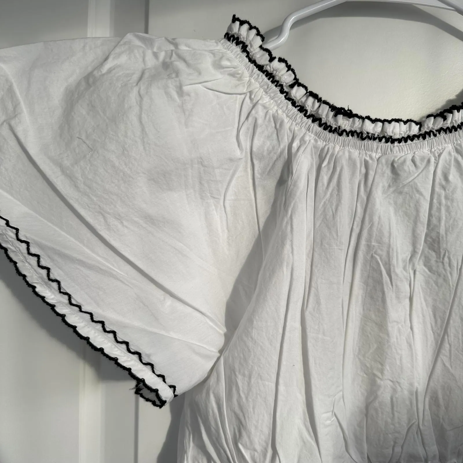 Kensie Cotton Embroidered Flutter Sleeve Peplum Top White NWT Medium - Image 5