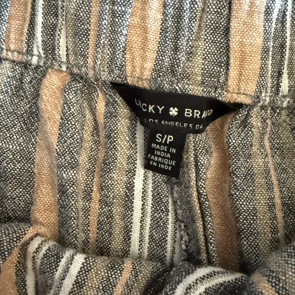 267 Lucky Brand Tan and Gray Striped Shorts Small - Image 3