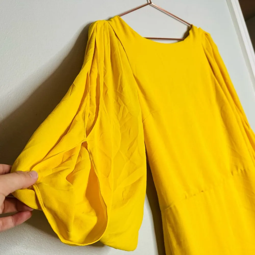 HALSTON HERITAGE Yellow Silky Georgette Cape Sleeve Open Back Mini Dress Size 4 - Image 7