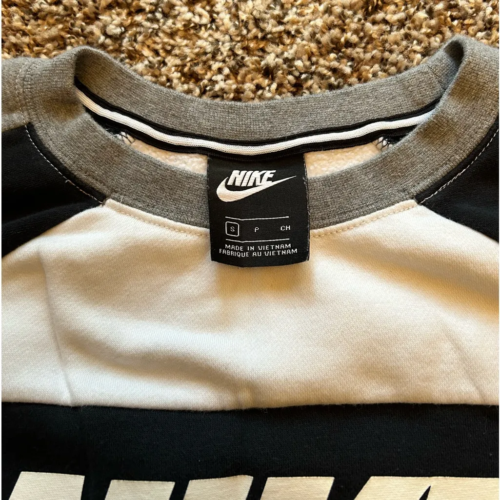 Nike  Spellout Crewneck - Image 2