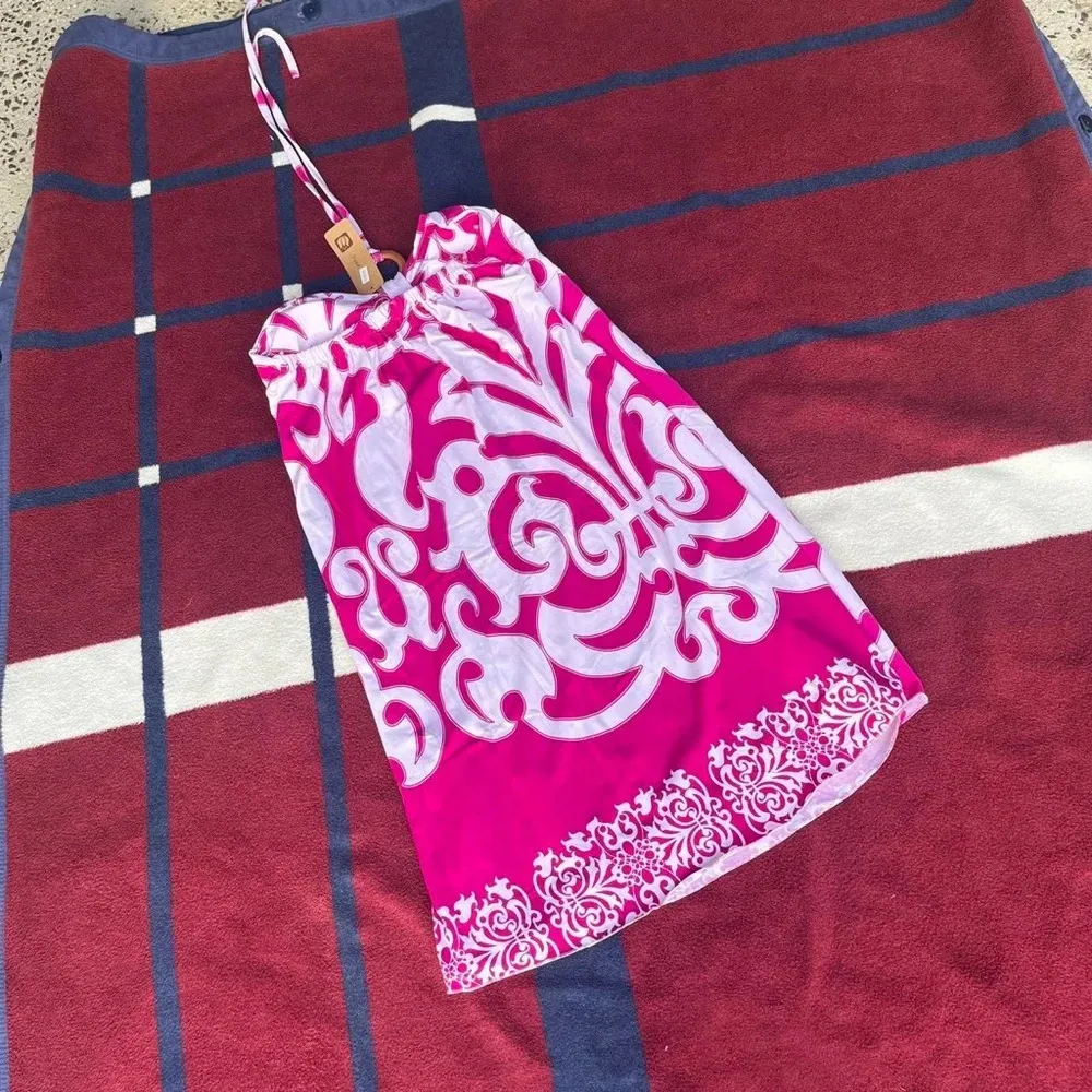 Jon & Anna white pink flowy beach dress
Tagged women’s XL - fits like a large - Image 2