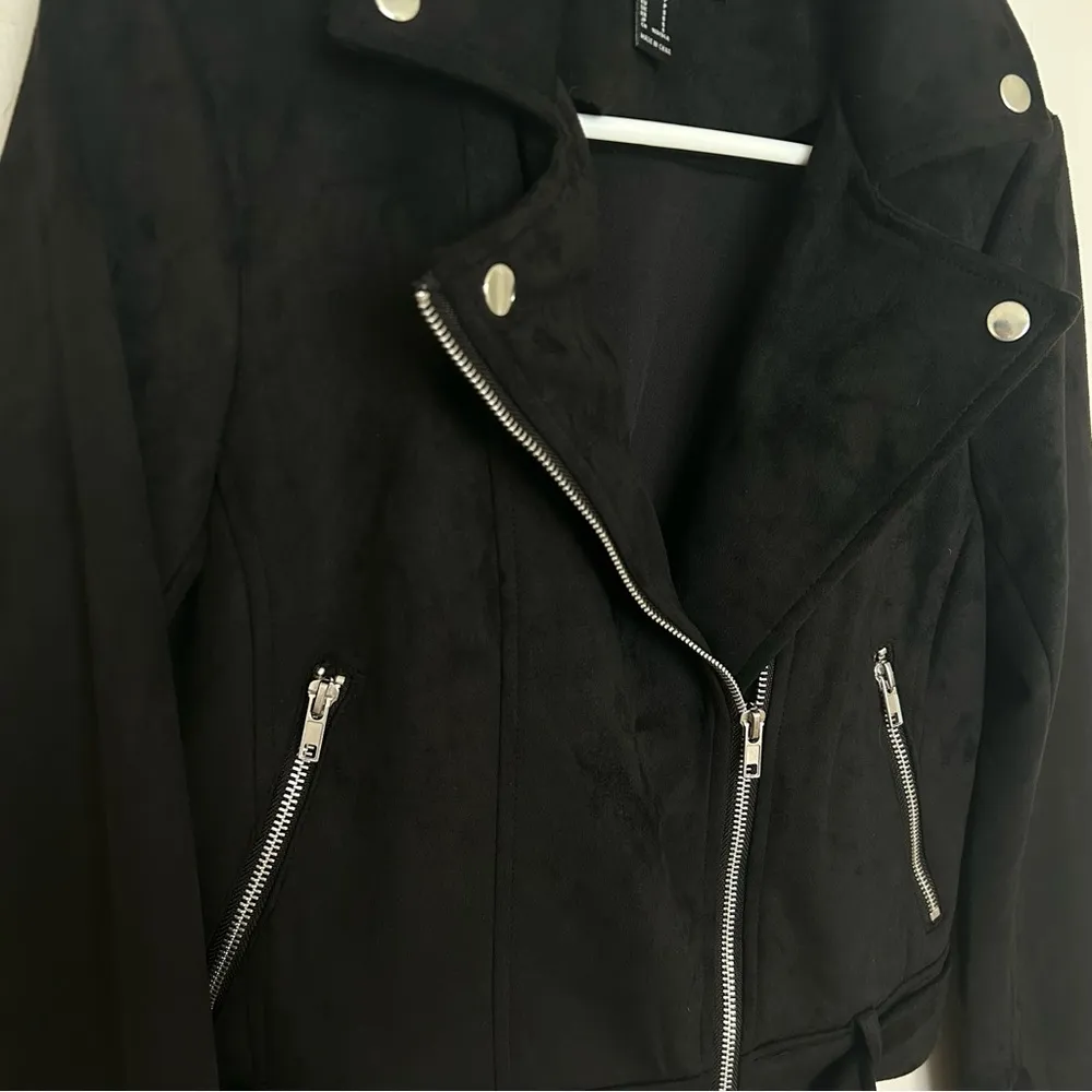 Women’s Forever 21 Black Moto Jacket, Faux Suede, Size Small - Image 6