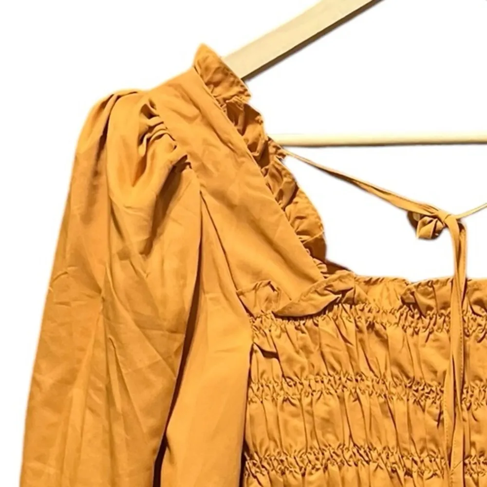 Milk & Honey NWT Smocked Crop Yellow Blouse Size Large - Image 9