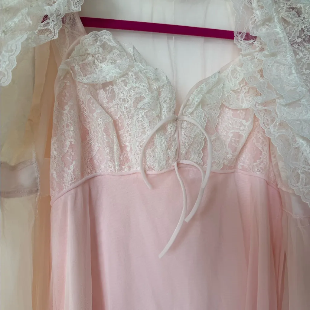 Vintage 1960’s Radcliffe Peignoir Elegant Pink Lace Nightgown & Robe White - Image 7