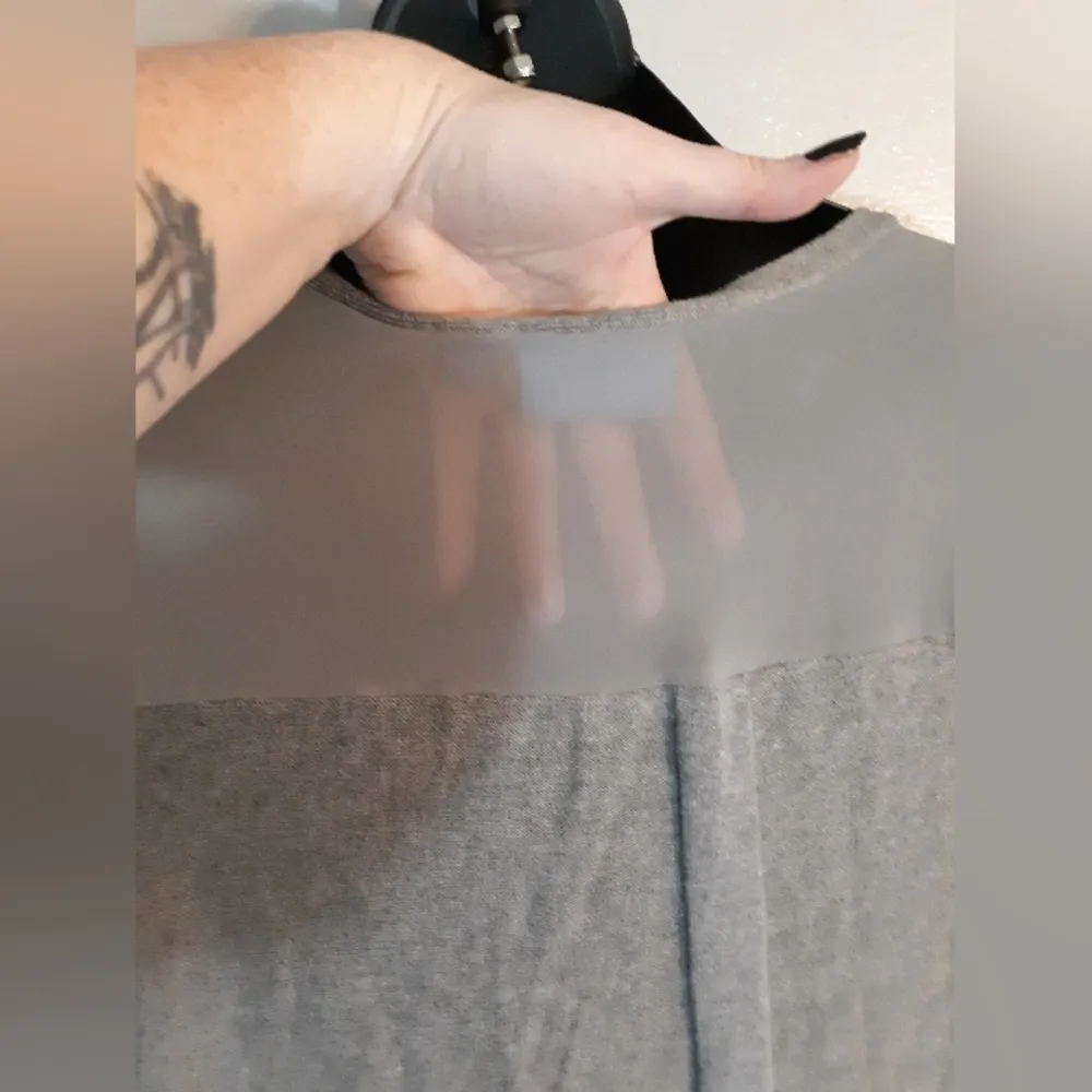 Vera Wang Gray button-up cardigan - Image 4