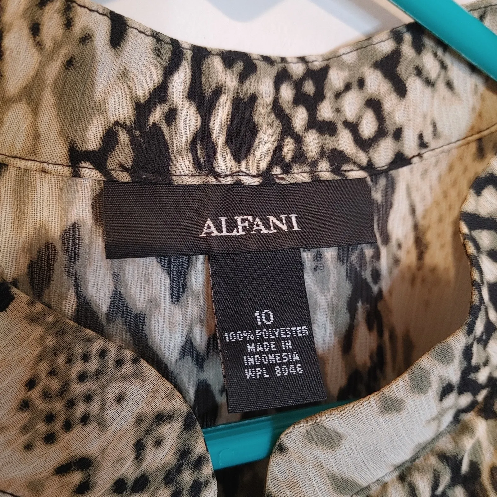Alfani Size 10 Animal Print Blouse Neutral Color Frill Business Career Top - Image 7