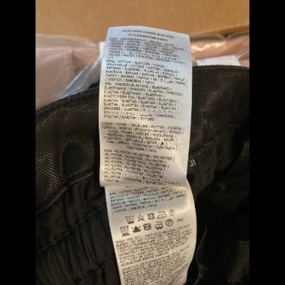 Guess women's size 31 satin belted paper bag high waist four pocketed skirt - Image 7