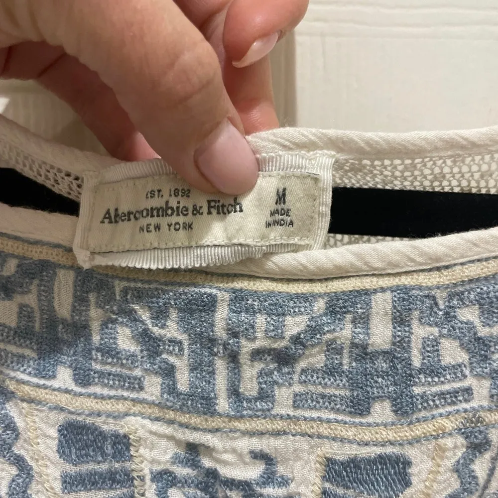 Abercrombie & Fitch White & Blue Sleeveless Fringe Aztec Mini Dress - Image 5