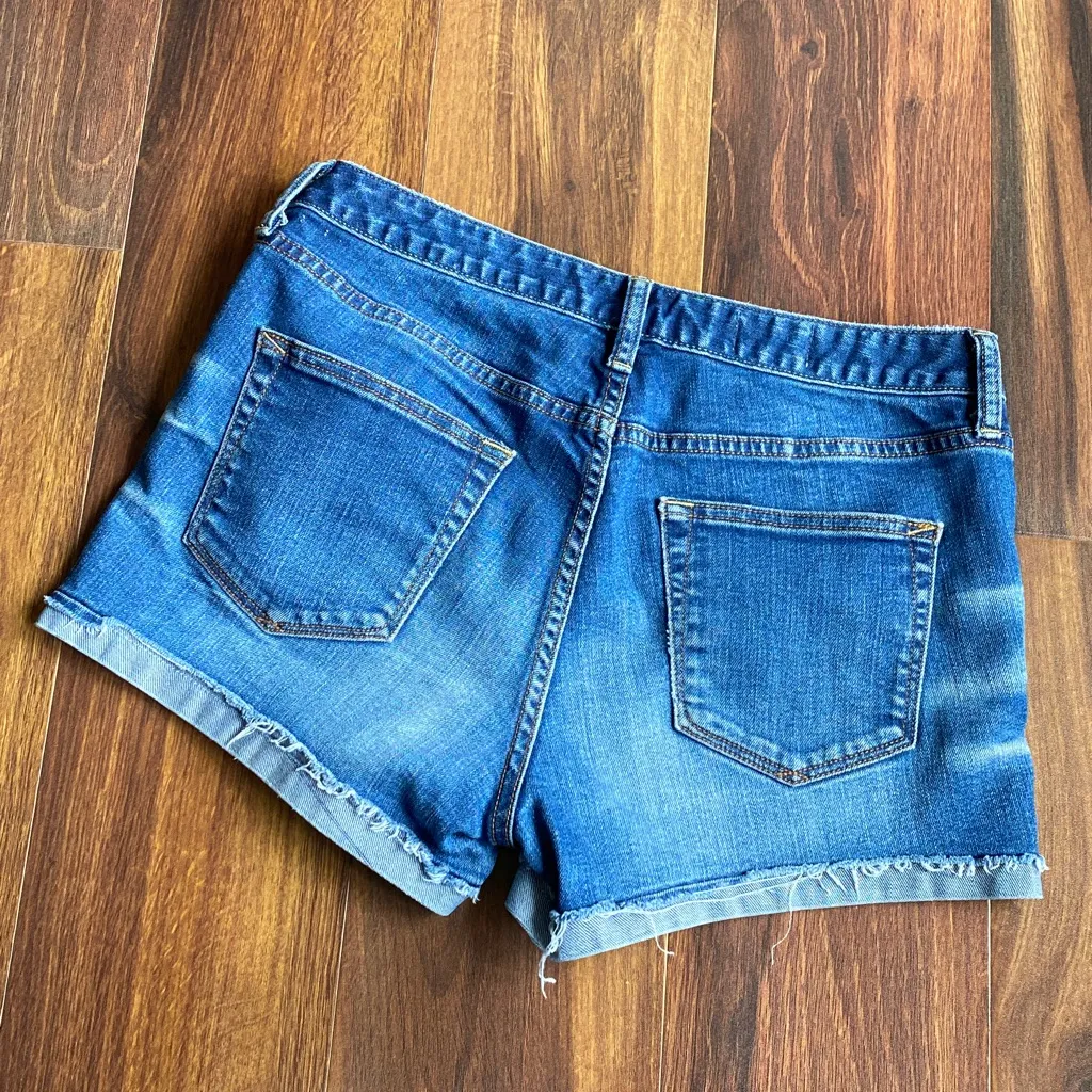 4/$20 GAP 2.5” Slim Cut Offs Rolled Cuff Whisker Denim Shorts Sz 6/28 - Image 5