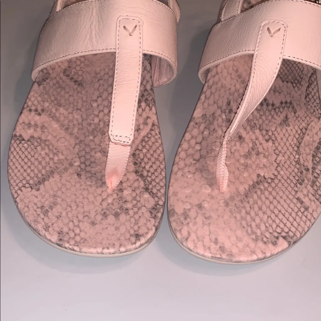 NWOT Vionic Tala Pink Snake Print Foam Velcro Slingback T Sandals 8 Sporty - Image 9