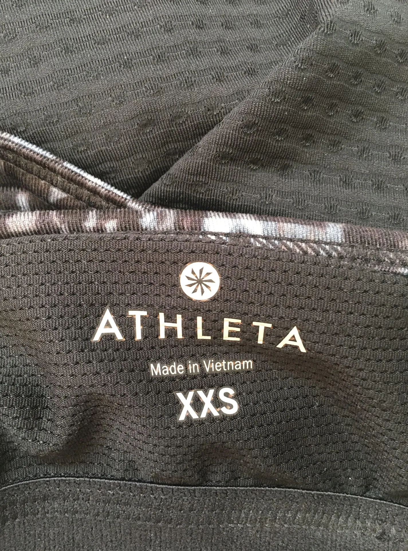 Cobra Dot Invigorate Tank Top - Image 10