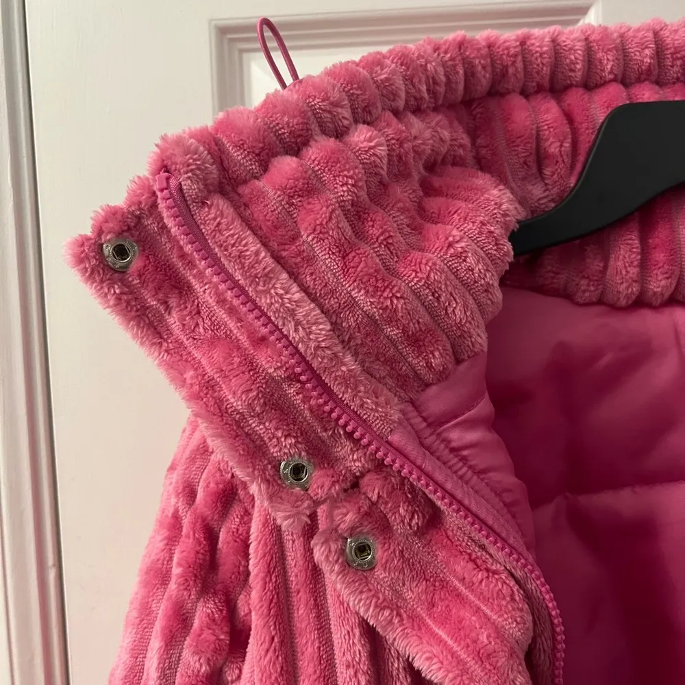 velvet pink puffer - Image 4