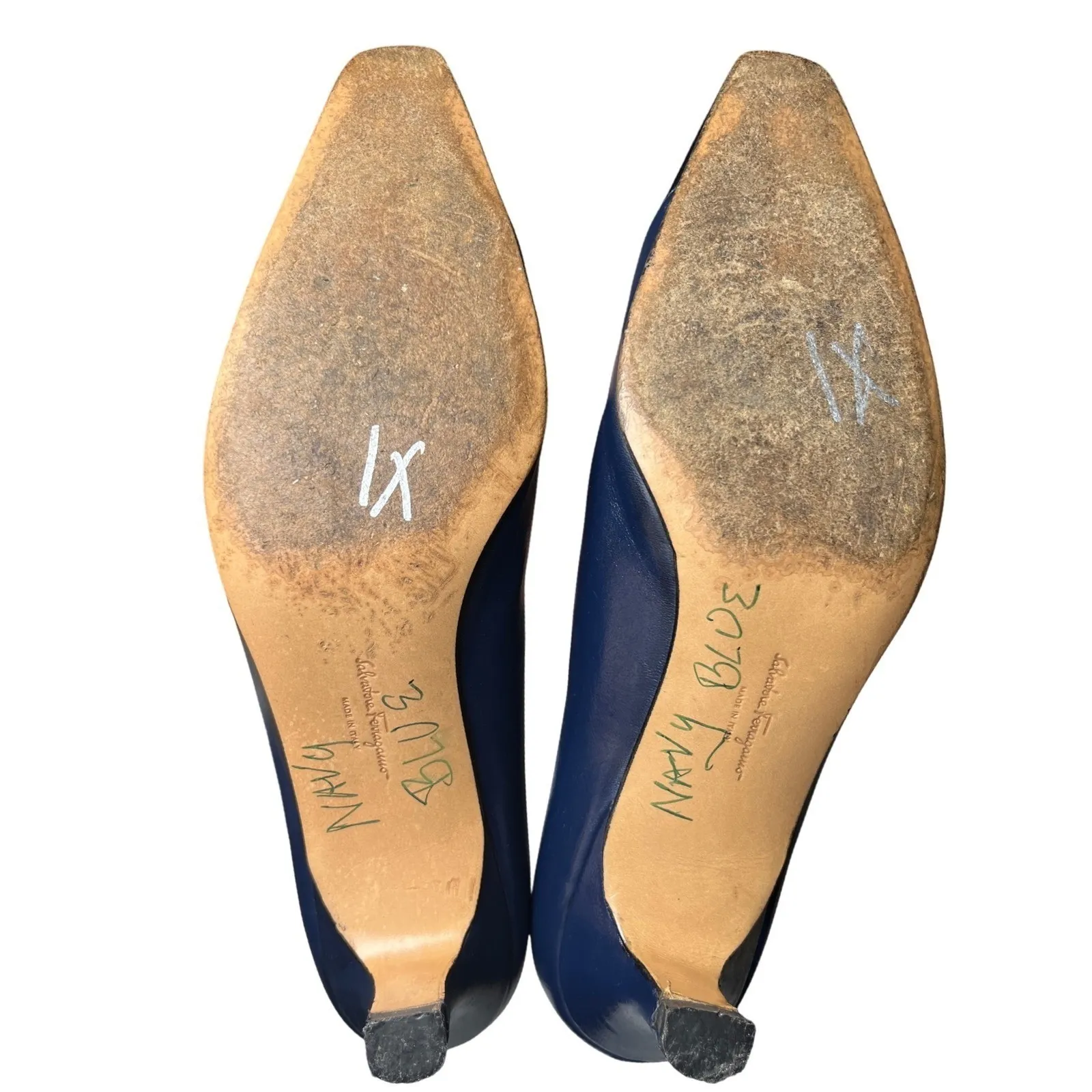 Salvatore Ferragamo Square Toe Pumps Women's‎ 7.5 AA Narrow Navy Leather Italy - Image 6