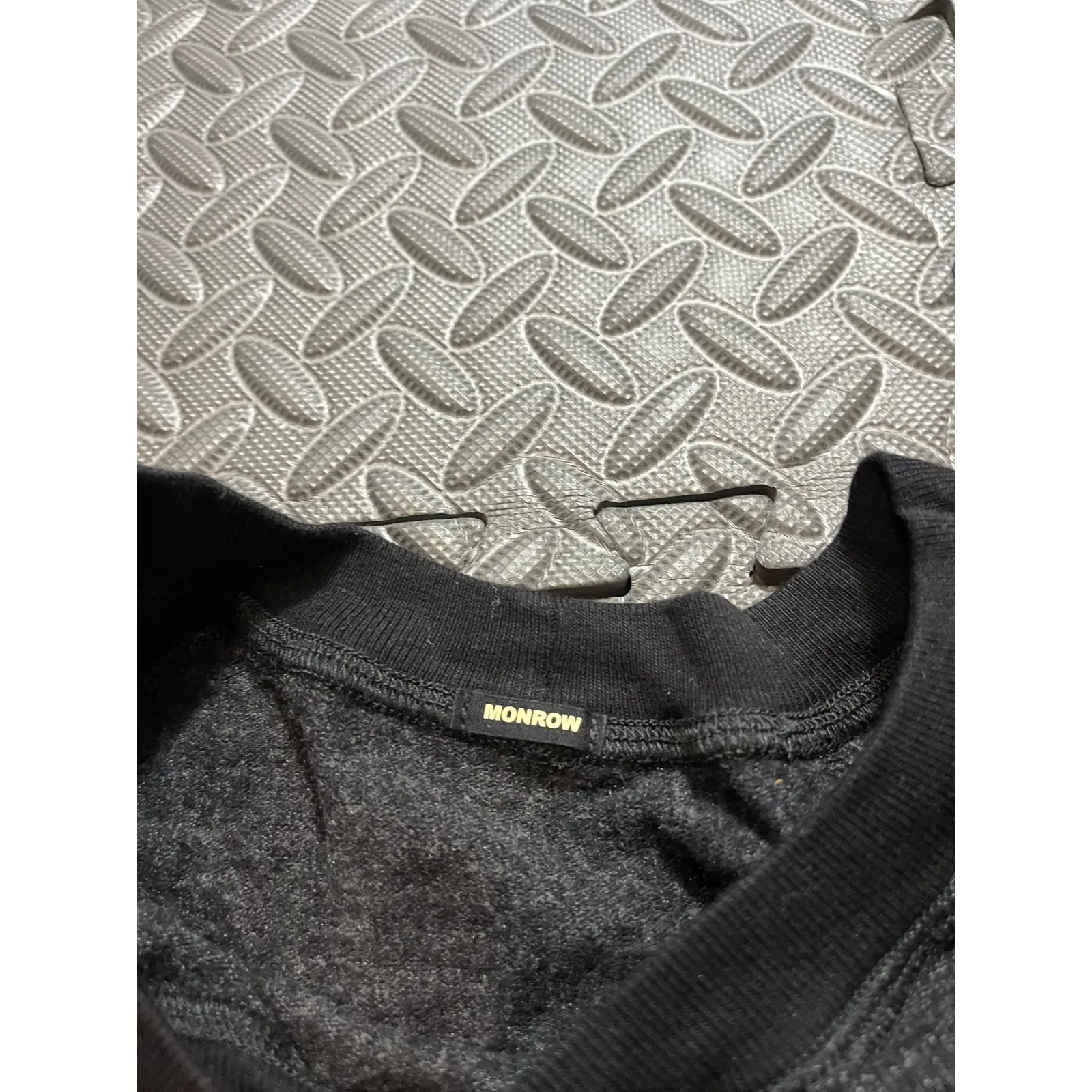 MONROW Cropped Short Sleeve Side Stripe Grey Sweater Sweatshirt Medium $98 - Image 2