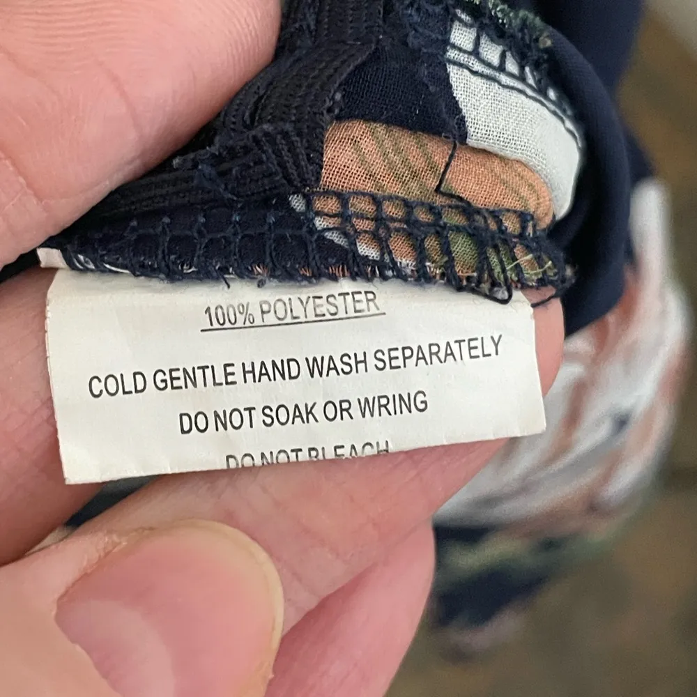 Selfie Leslie Blue floral Romper size‎ medium - Image 4