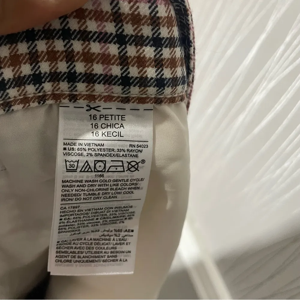 Old Navy Women’s Sz 16 Petite Pull On Cropped Stretch Pants Plaid Pockets - Image 11