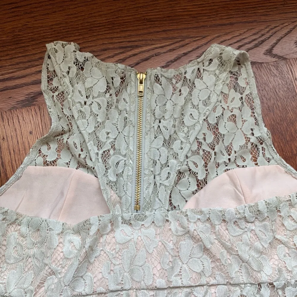 ⭐️ Champagne gold lace fitted Bodycon dress size s - Image 8