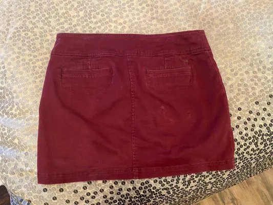 Abercrombie And Fitch Maroon Mini Skirt - Image 3