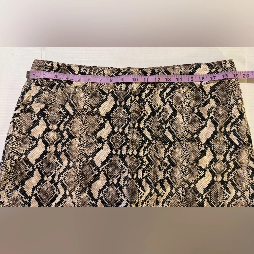Boston Proper Women’s Plus Desert Python Print Denim Stretch Skort 18 - Image 9