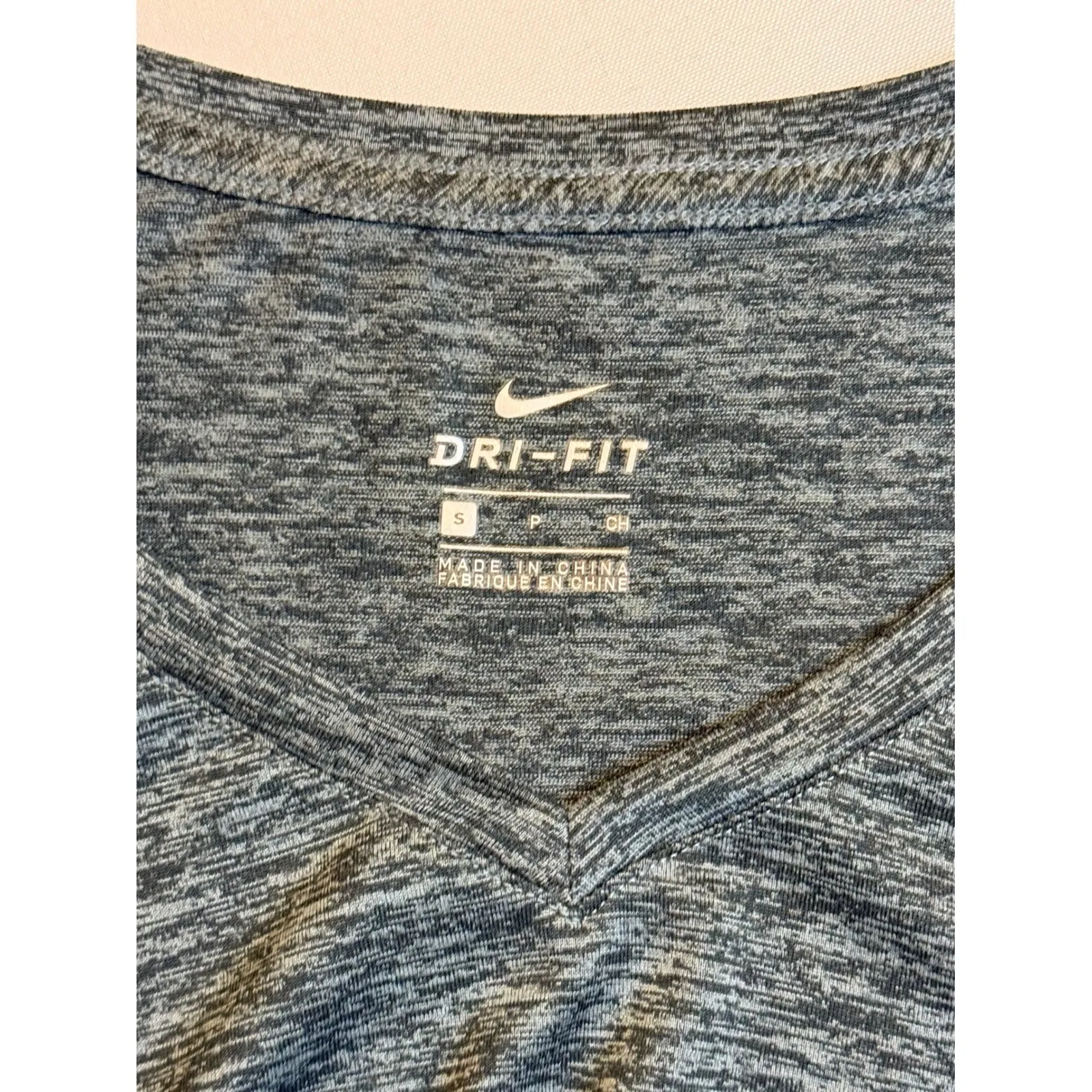 Nike Dri Fit Long Sleeve V Neck Athletic Shirt Top Womens Small Heathered Gray # - Image 5