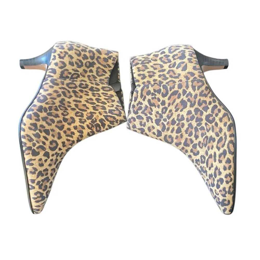 Clarks size 7 1/2 W cheetah print booties heeled - Image 5