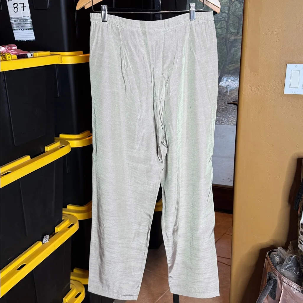 SUEL Beverly Hills Aurora Borealis Two - Image 15