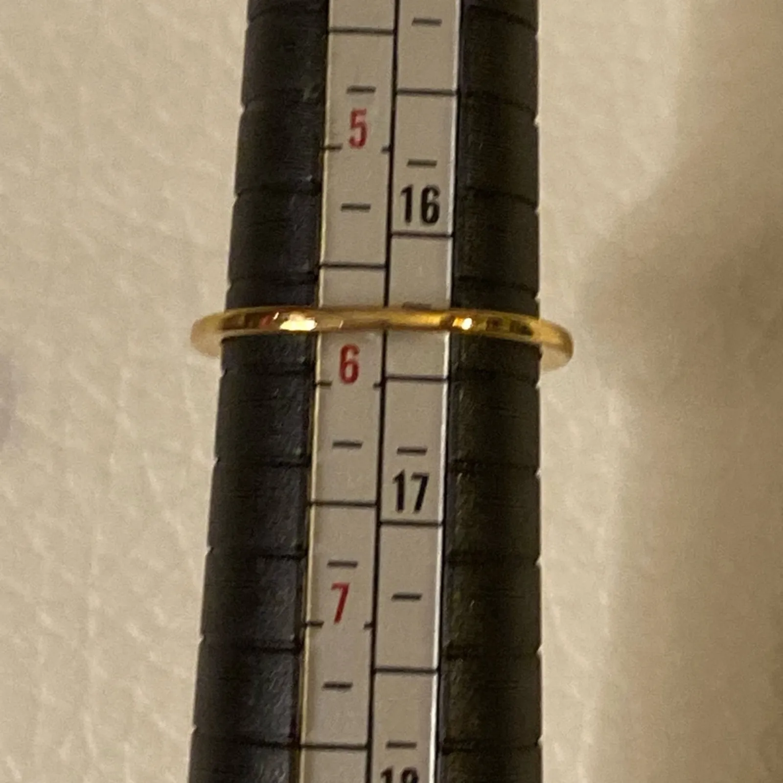 Vintage Gold Tone Statement Ring Blue Crystal Gem Size 7 - Image 8