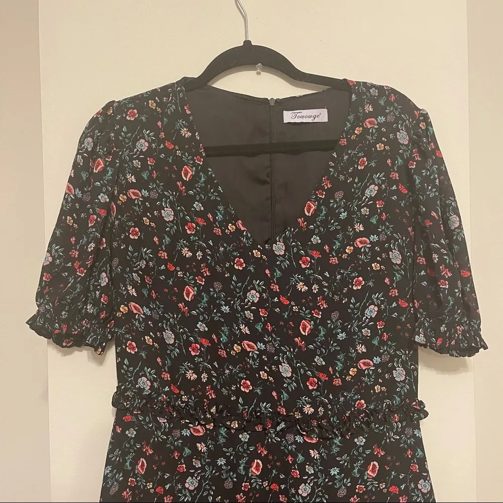 Towowge Black Floral Short Sleeve Ruffle Midi Dress Size Medium - Image 3