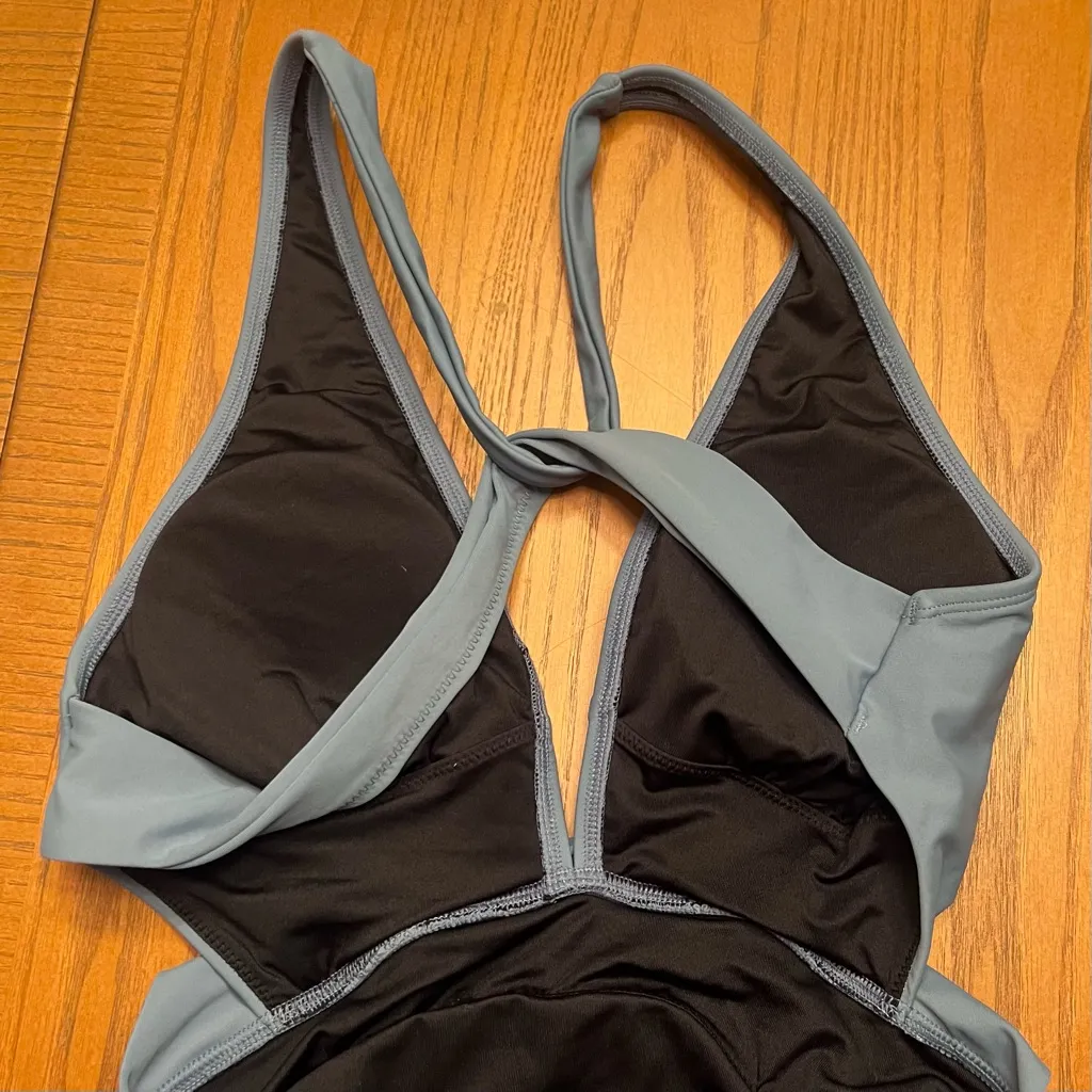 Cupshe Calm Sea Plunge V-Neck Ruched Monokini One-Piece Swimsuit Blue Size Small - Image 9