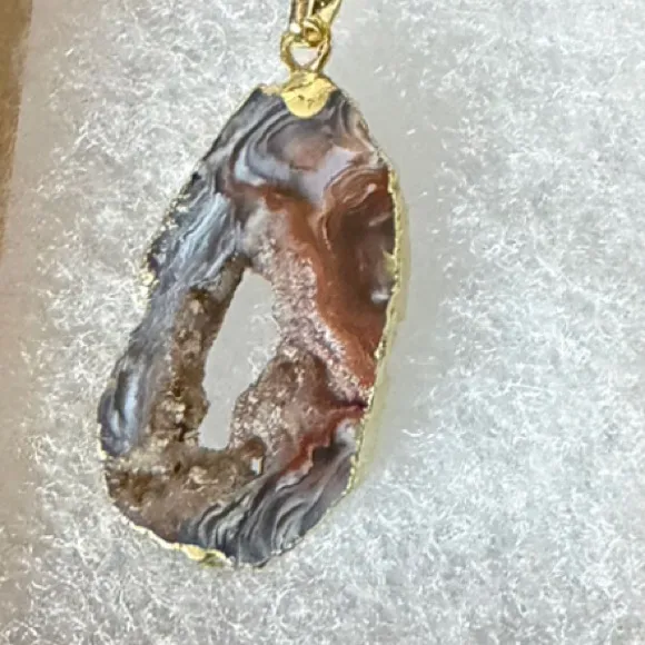 Agate Geode Slice Necklace‎ Gold - Image 4