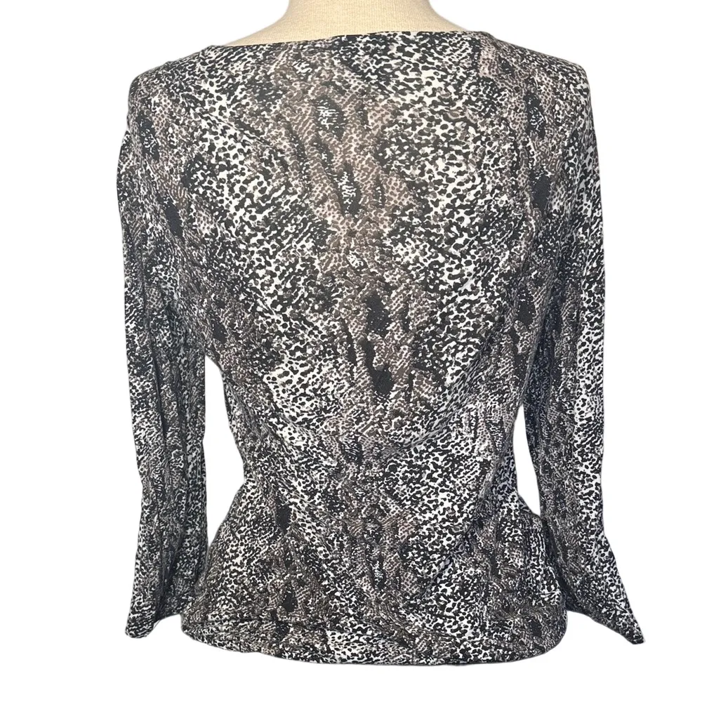 Ann Taylor Elegant Black & White Women's Top Size M - Image 2