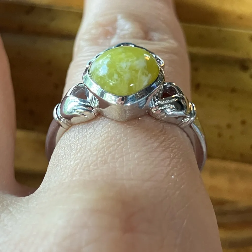 Natural Connemara Marble Sterling Silver Claddagh Ring Size 9 - Image 2
