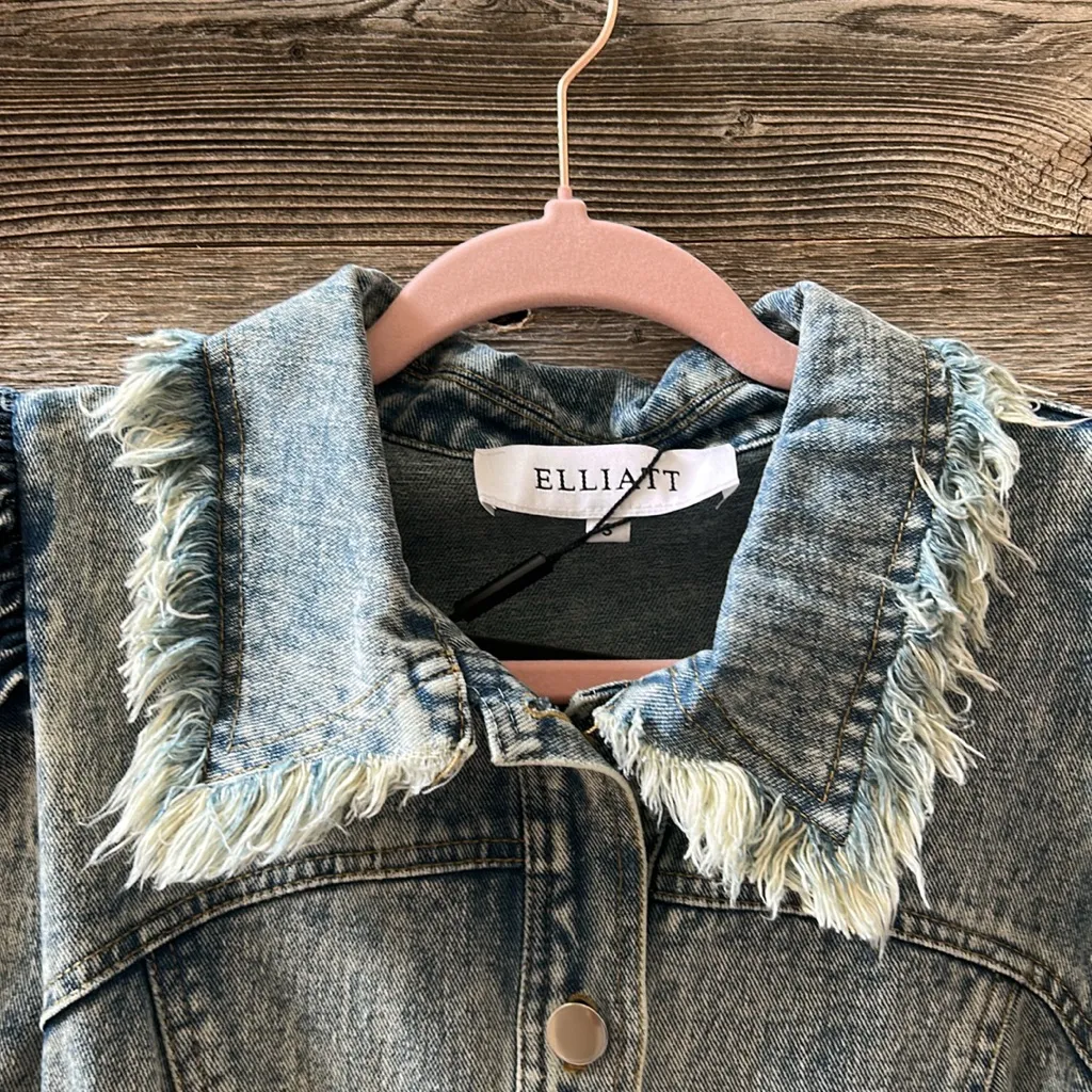 NWT Elliatt Giselle Denim Day Dress Button Front Belt Frayed Size Small - Image 7