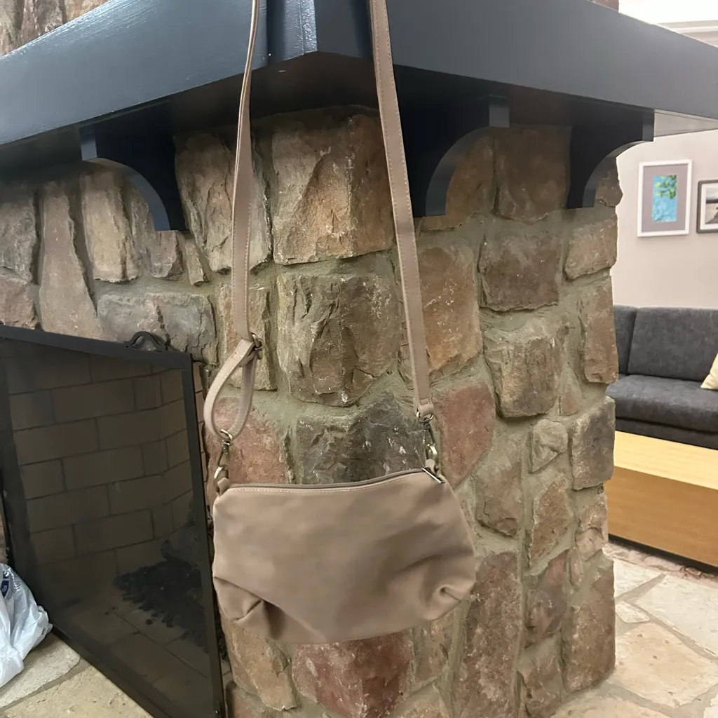 Joy SUSAN Elegant Tan Crossbody Bag NEW/Gorgeous - Image 2