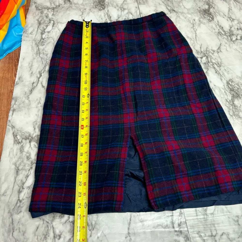 Pendleton vintage plaid Skirt pure Wool navy red blue 26 waist Flaw- liner - Image 4
