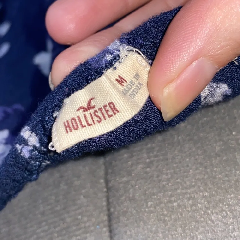 Hollister off shoulder blouse - Image 5