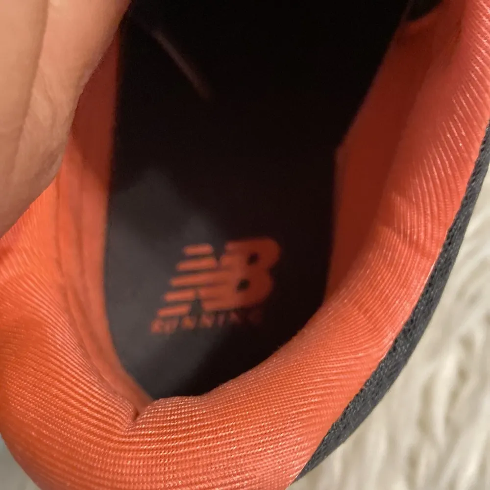 New Balance Running Shoes size 10 excellent condition color gray - Image 4