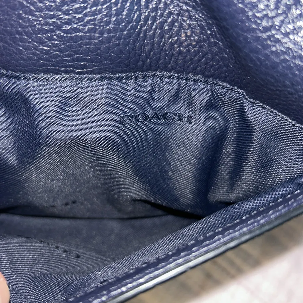 Coach Navy Pebbled Leather w Gold Metal Chain Accented Crossbody Bag - Image 6