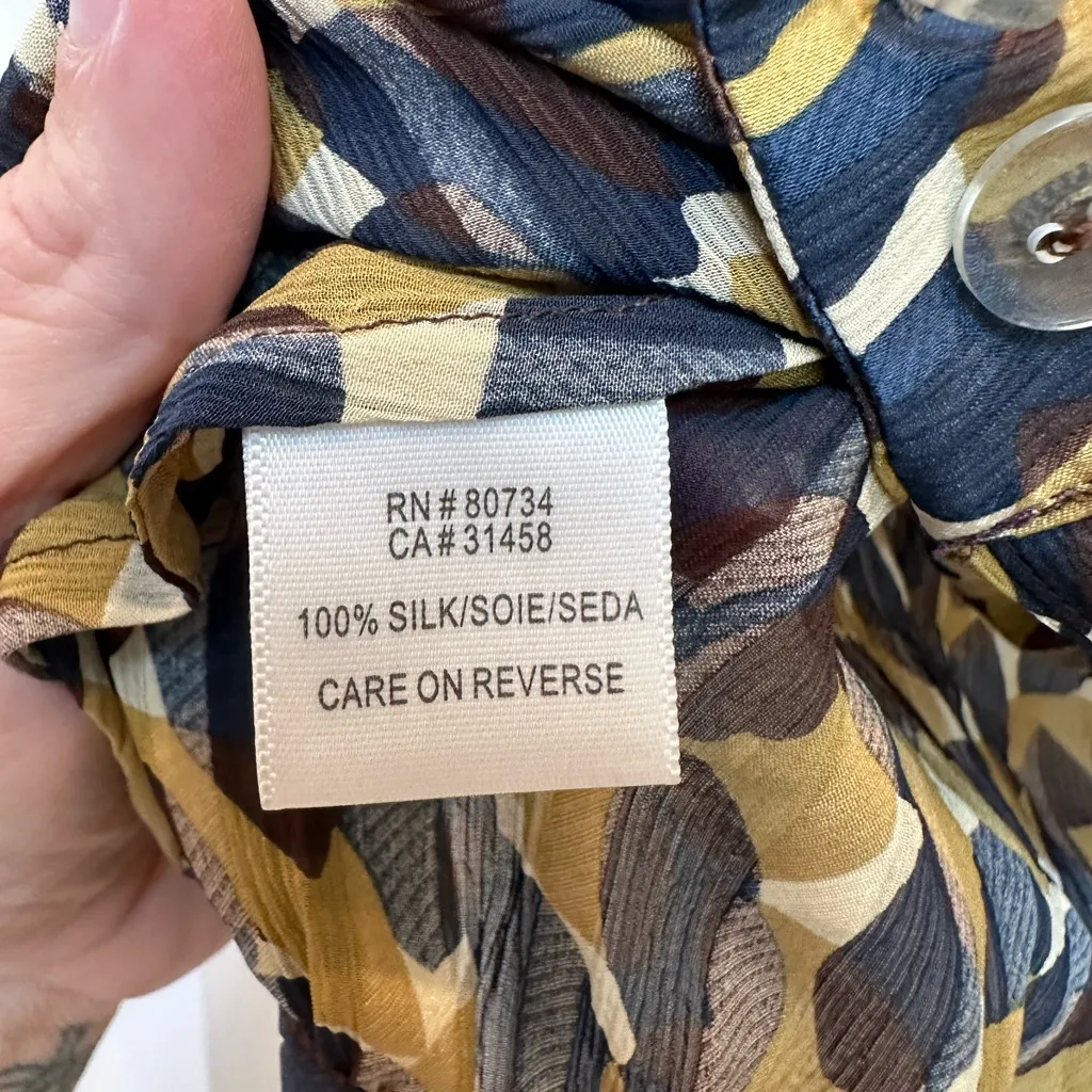 BCBGMAXAZRIA Y2K 100% Silk Semi Sheer Watercolor Art To Wear Blouse Size XS - Image 11