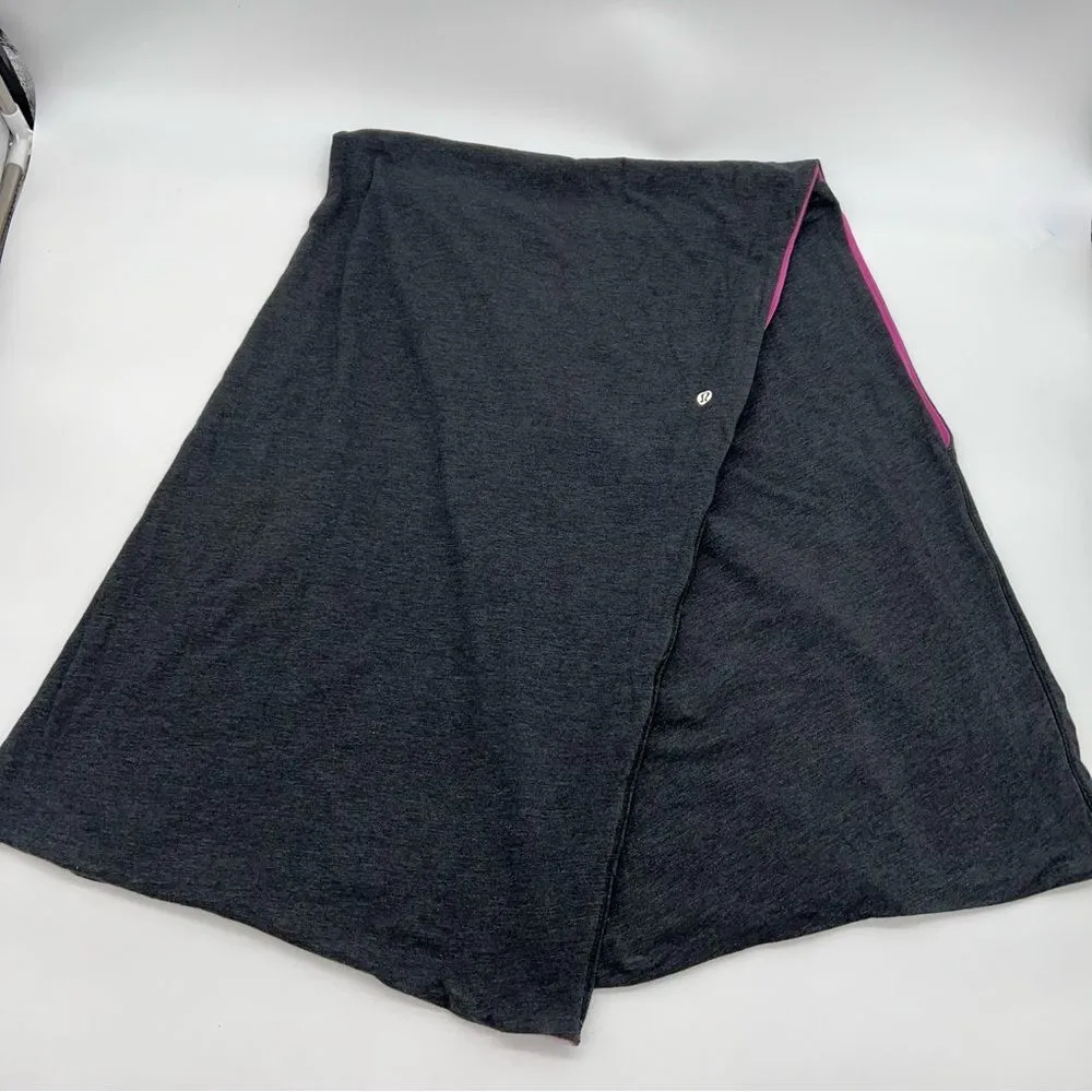 Lululemon Reversable Long Sleeve Shrug Pink on One Side, Dark Gray on the Other - Image 3