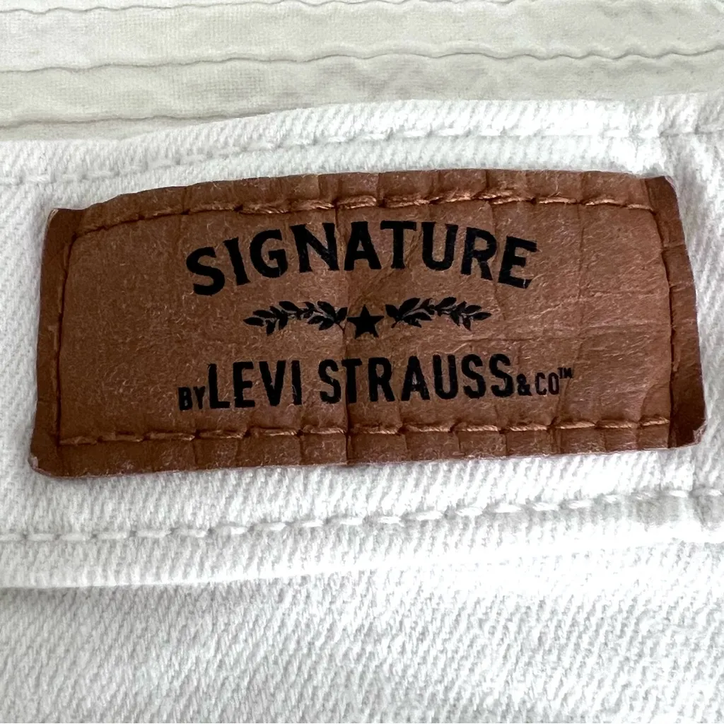 Levi's Modern Slim Cuffed midrise distressed white jeans 28 - Image 10