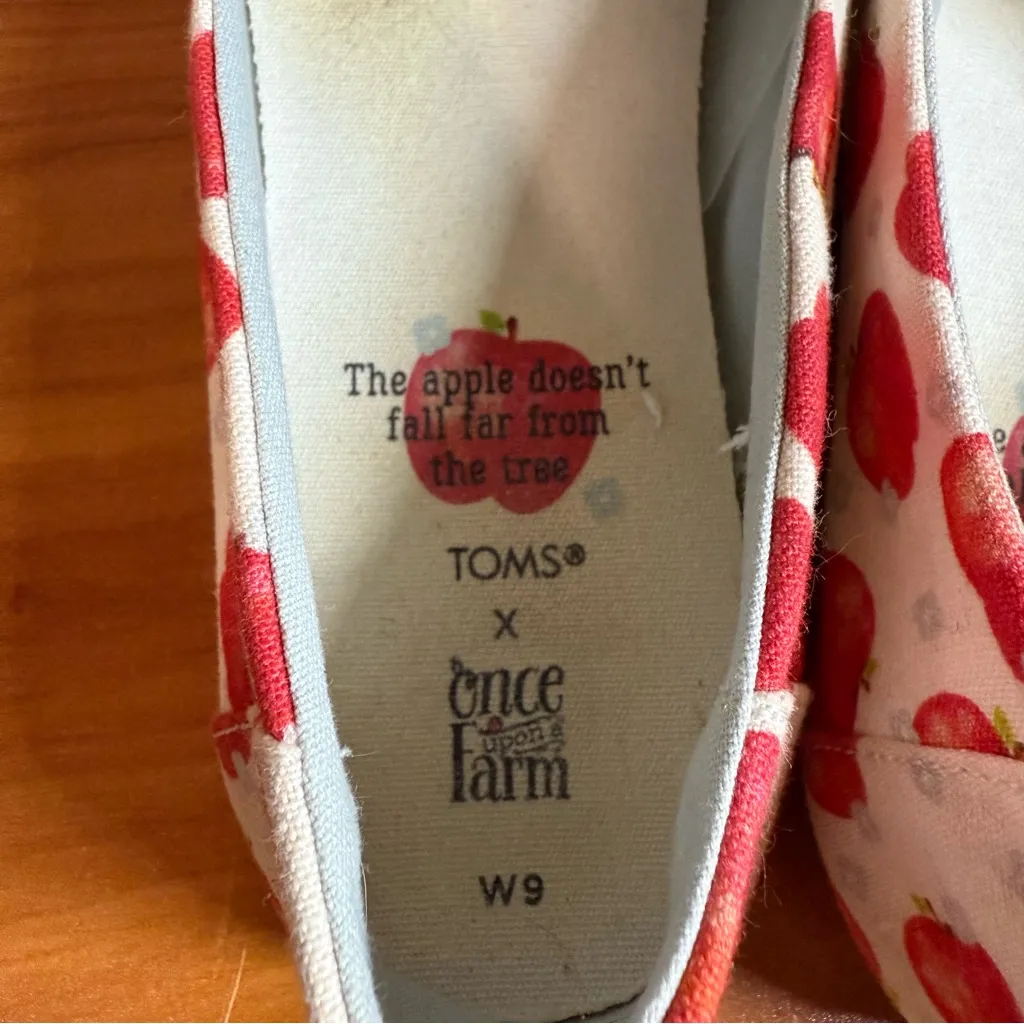 Toms x Once Upon A Farm Limited Edition Alpargata Slip On Shoe Apple Print W9 - Image 6