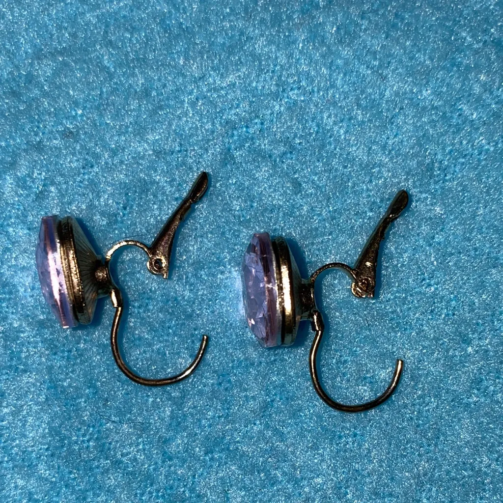 GEM STONE pink gold pierced earrings vintage lock wires garnet? glass? unmarked - Image 4