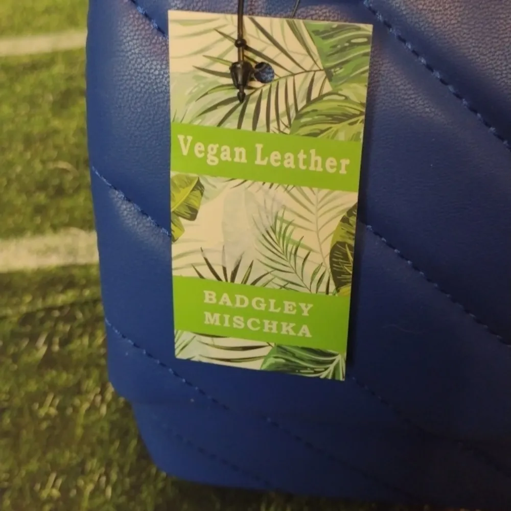 Badgley MISCHKA NWT blue quilted handbag - Image 5