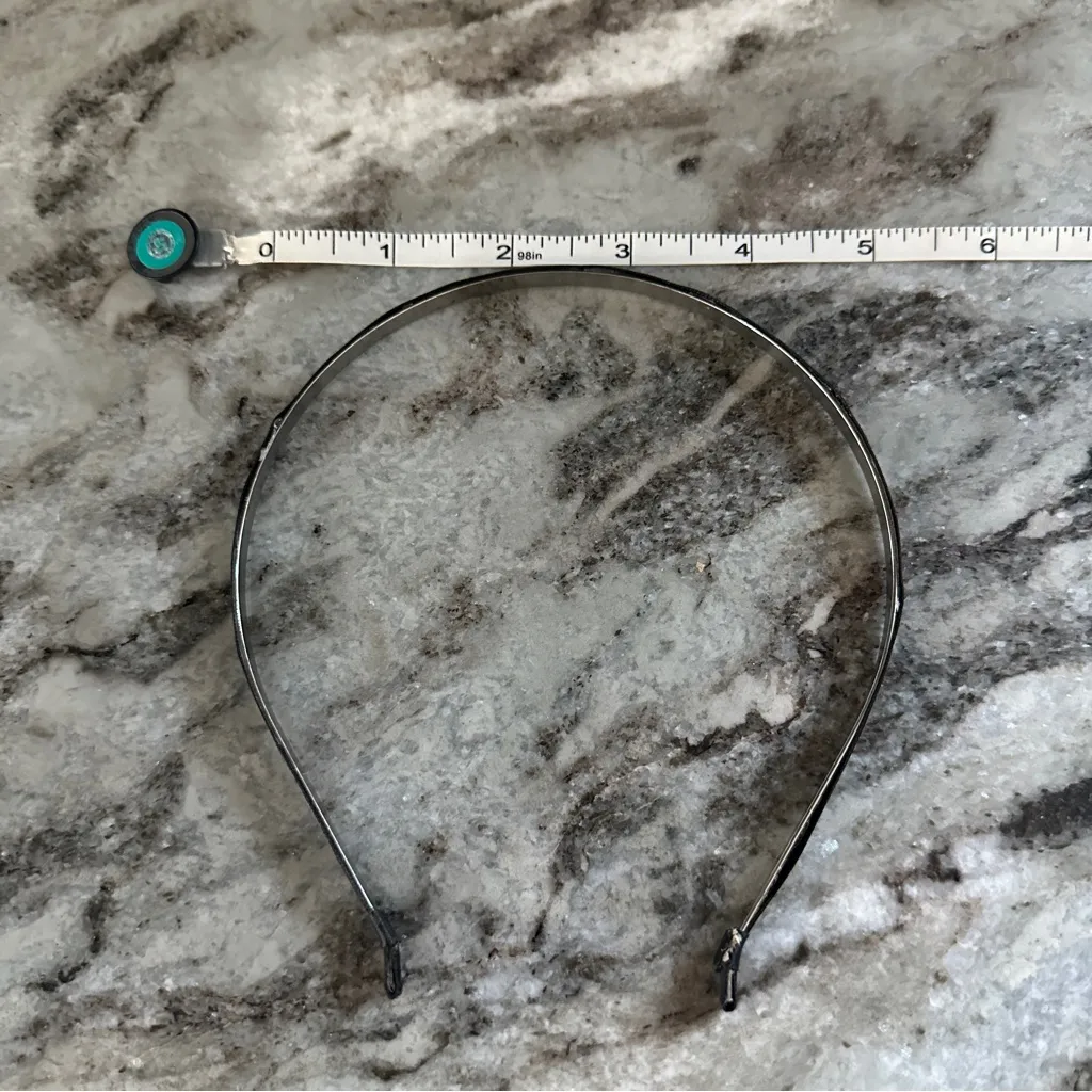 Thin black satin wire headband - Image 3