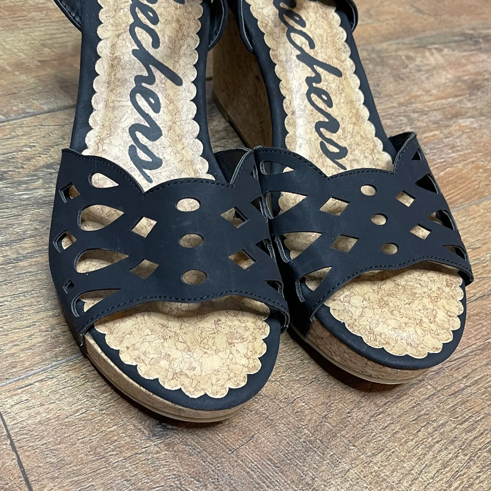 NWOT Sketchers Woman’s Black & Cork Wedge Heels Size 10 - Image 2